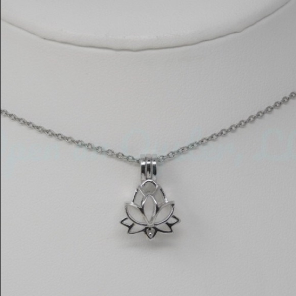 Lotus necklace